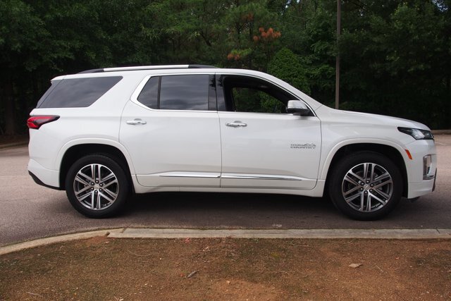 Used 2023 Chevrolet Traverse High Country FWD image 8