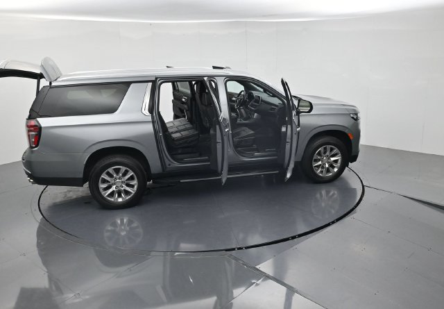 Used 2024 Chevrolet Suburban Premier AWD/4WD image 50