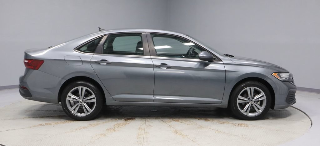 Used 2024 Volkswagen Jetta SE FWD image 11