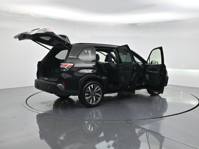 Used 2025 Subaru Forester Touring AWD/4WD image 43