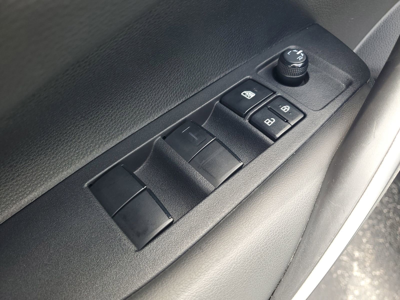 Used 2024 Toyota Corolla SE FWD image 15