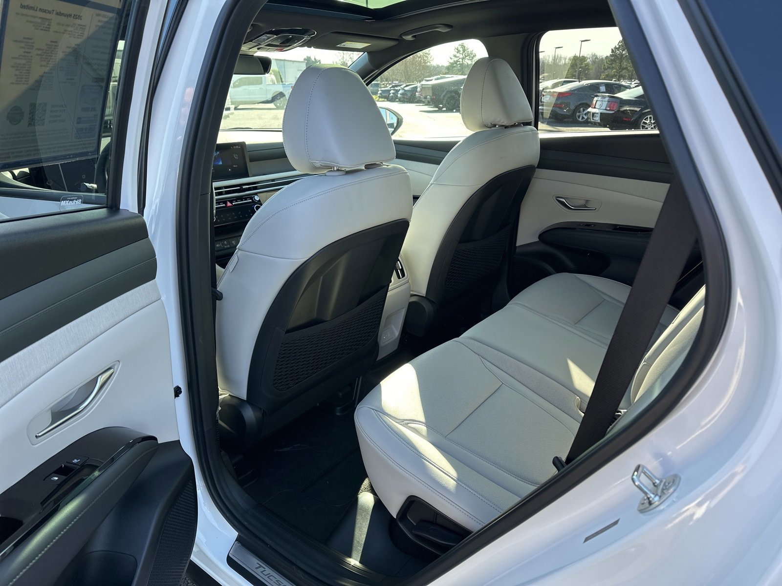 Used 2025 Hyundai Tucson Limited image 14