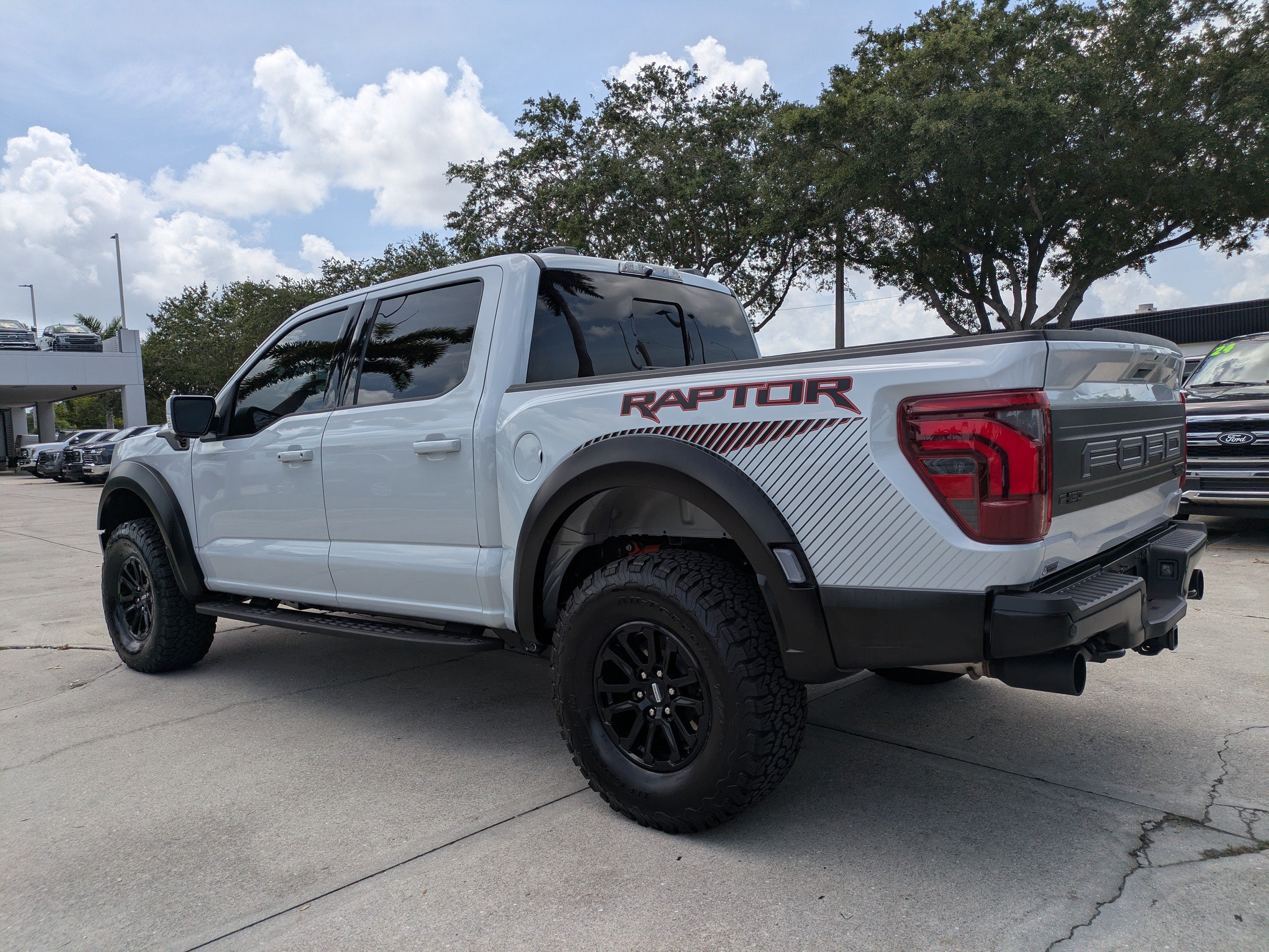 Certified 2025 Ford F150 Raptor AWD/4WD image 6