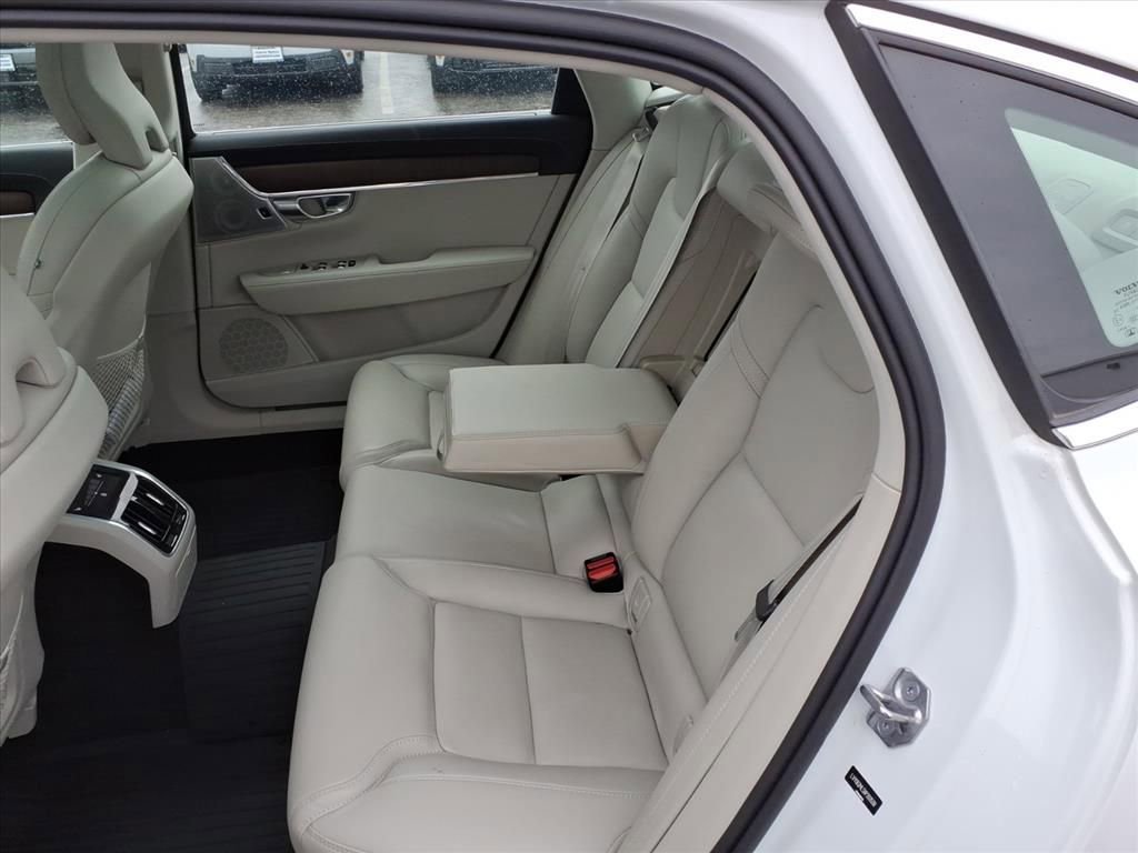 Used 2022 Volvo S90 B6 Inscription w/ Advanced Package image 30