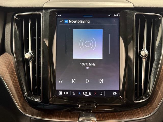 Used 2022 Volvo XC60 B5 Momentum AWD/4WD image 25