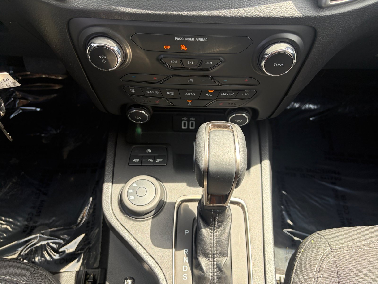 Certified 2019 Ford Ranger XLT w/ Equipment Group 302A Luxury AWD/4WD image 20