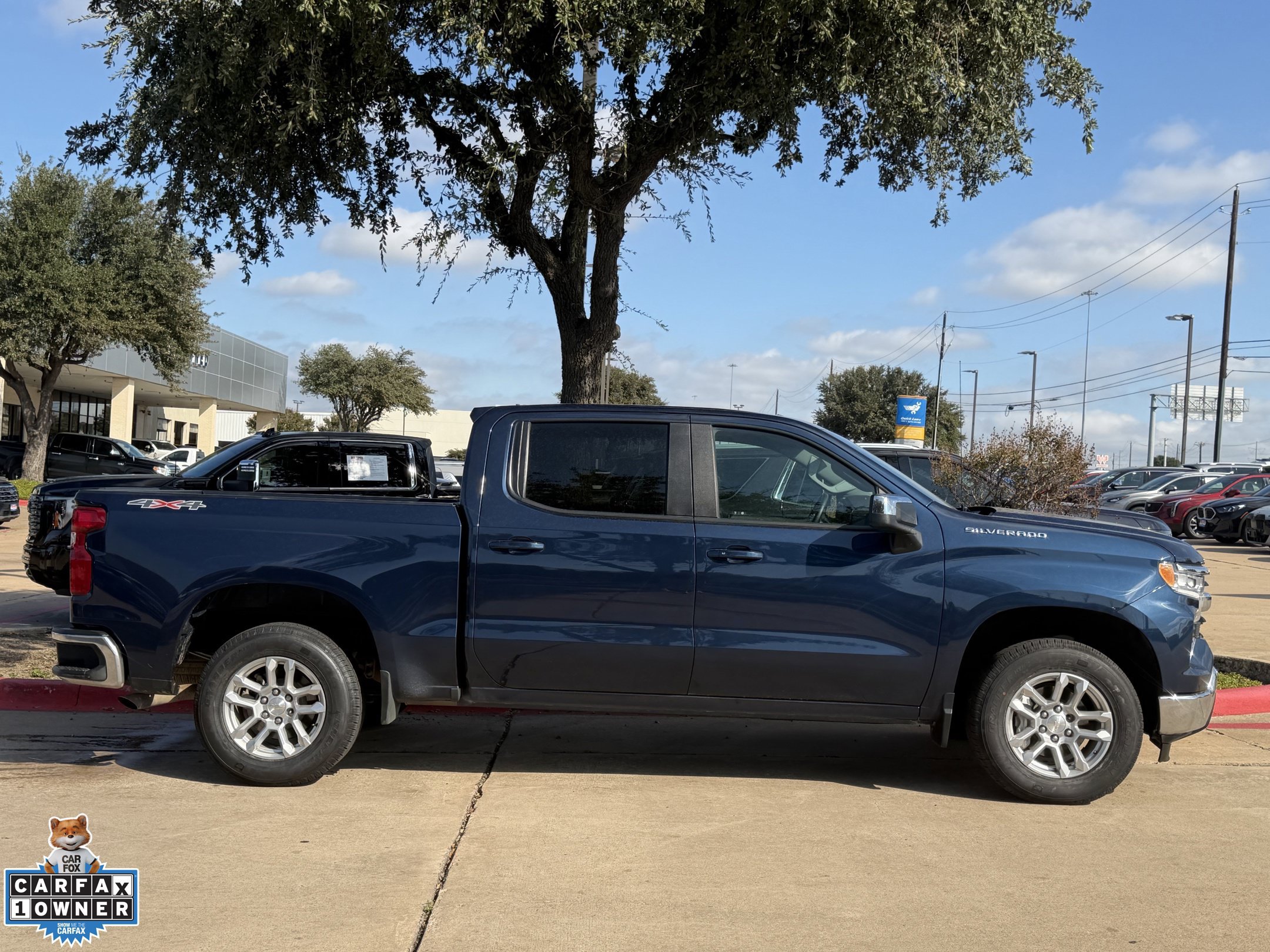 Used 2023 Chevrolet Silverado 1500 LT AWD/4WD image 3