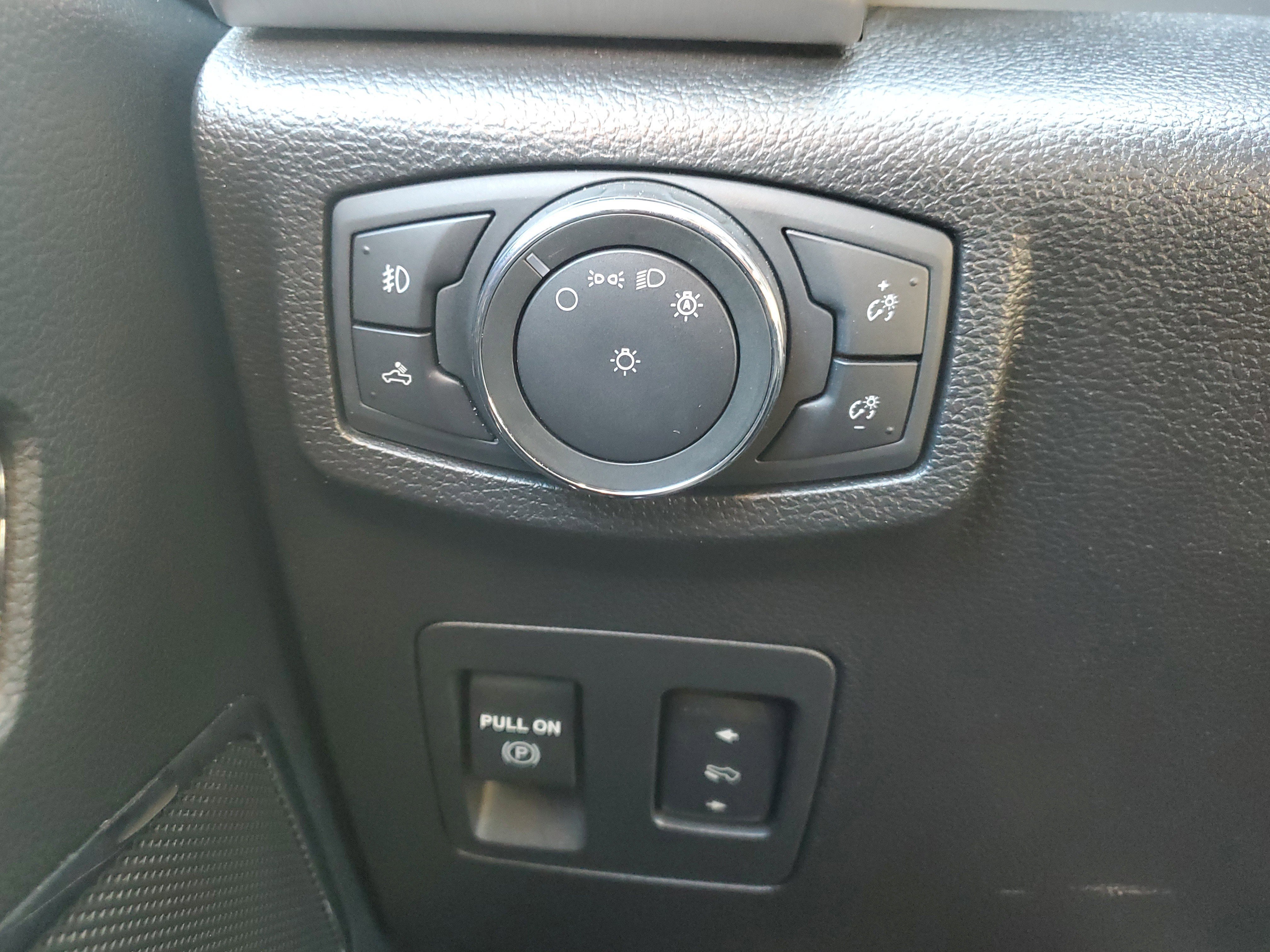 Certified 2019 Ford F150 Platinum w/ Equipment Group 701A Luxury image 28