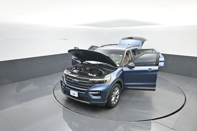 Certified 2020 Ford Explorer XLT w/ Equipment Group 202A image 34
