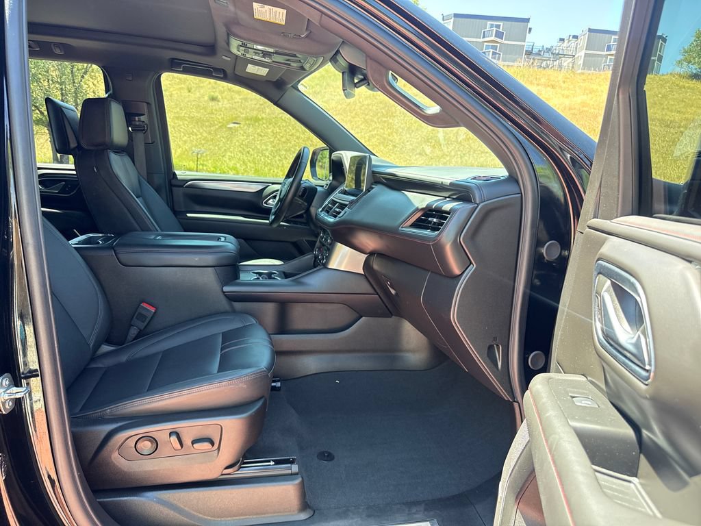 Used 2024 Chevrolet Tahoe RST w/ Luxury Package AWD/4WD image 35