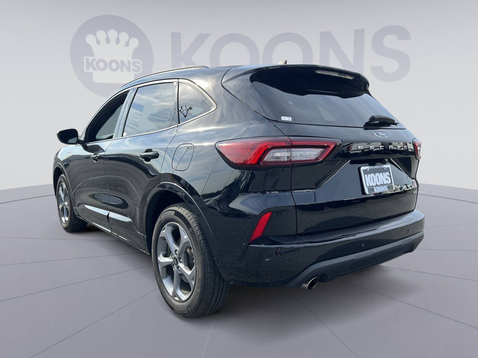 Certified 2023 Ford Escape ST-Line w/ Tech Pack #1 AWD/4WD image 4