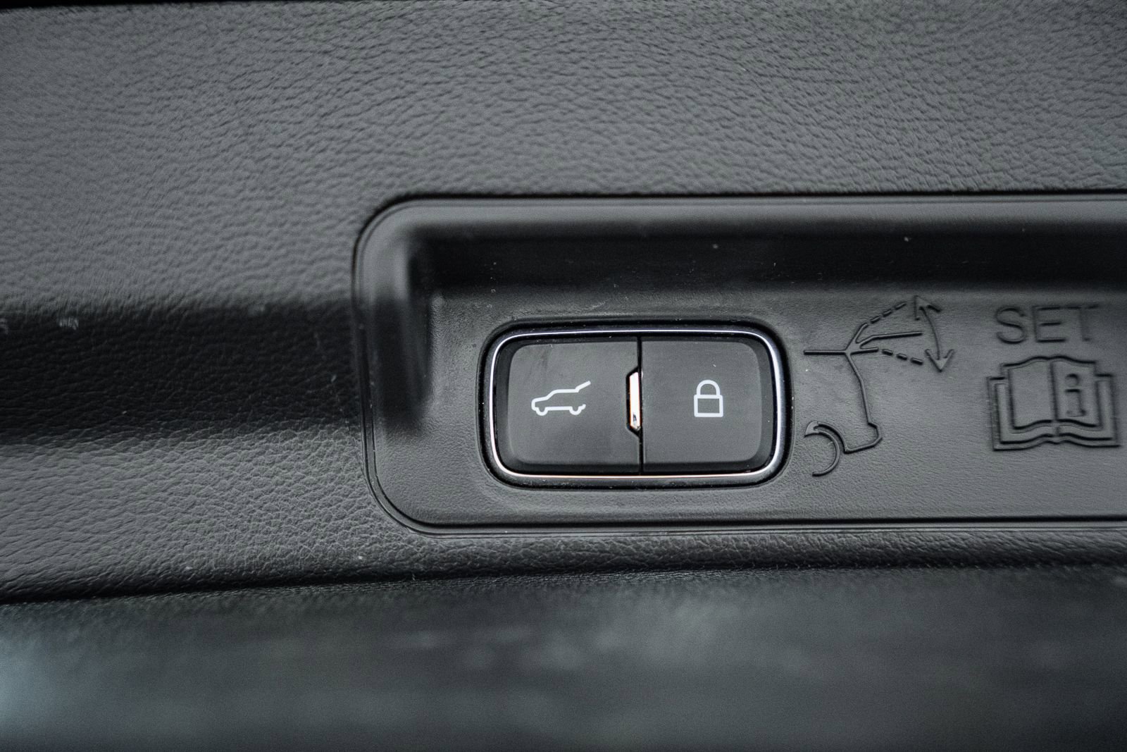 Certified 2021 Ford Explorer XLT w/ Class III Trailer Tow Package image 14