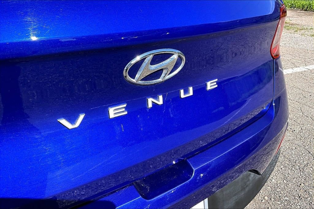 Used 2024 Hyundai Venue SE FWD image 8