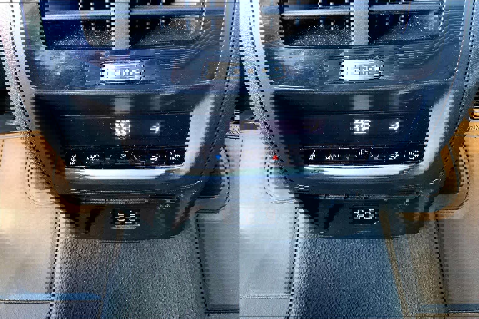 Used 2024 BMW X4 M w/ Executive Package image 33