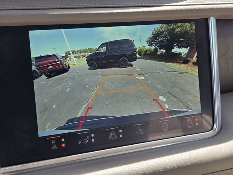 Used 2023 GMC Yukon Denali w/ Advanced Technology Package AWD/4WD image 29