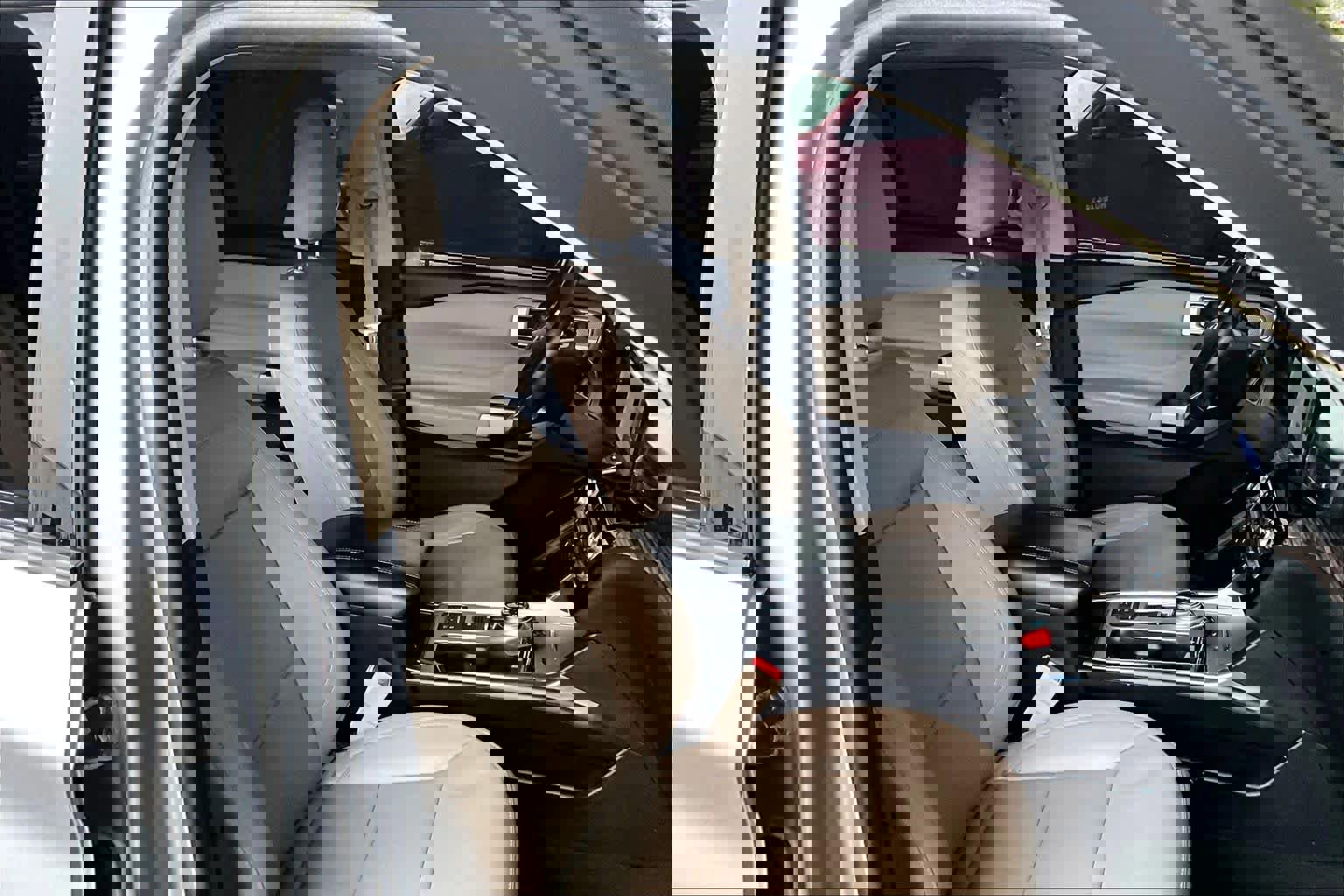 Certified 2021 Ford Explorer Limited w/ Equipment Group 301A image 11