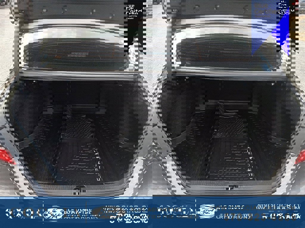 Used 2019 Toyota Camry LE image 28