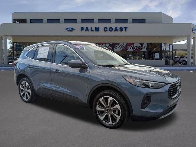 Certified 2024 Ford Escape Platinum AWD/4WD image 2