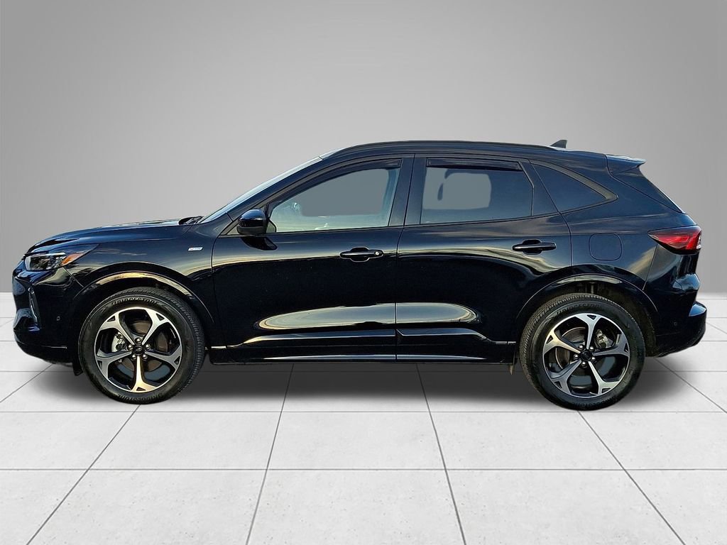 Certified 2023 Ford Escape ST-Line Elite w/ Premium Technology Package image 2