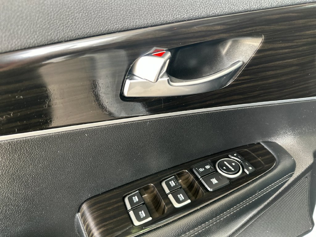 Used 2020 Kia Sorento LX AWD/4WD image 10