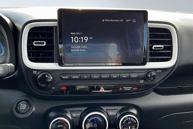 Used 2024 Hyundai Venue Limited image 11