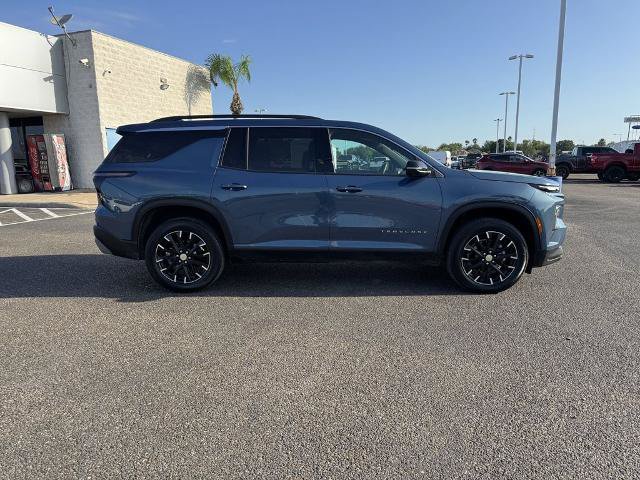 Used 2025 Chevrolet Traverse LT w/ Sun and Wheel Package FWD image 2