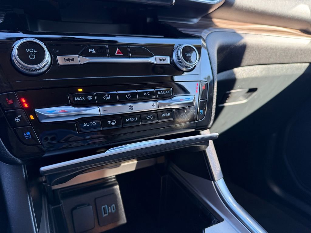 Certified 2023 Ford Explorer Limited image 24