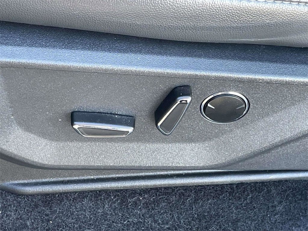 Certified 2025 Ford F150 Lariat w/ Equipment Group 502A High image 14