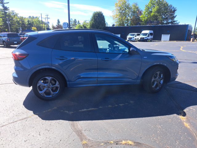 Certified 2024 Ford Escape ST-Line w/ Tech Pack #1 AWD/4WD image 9