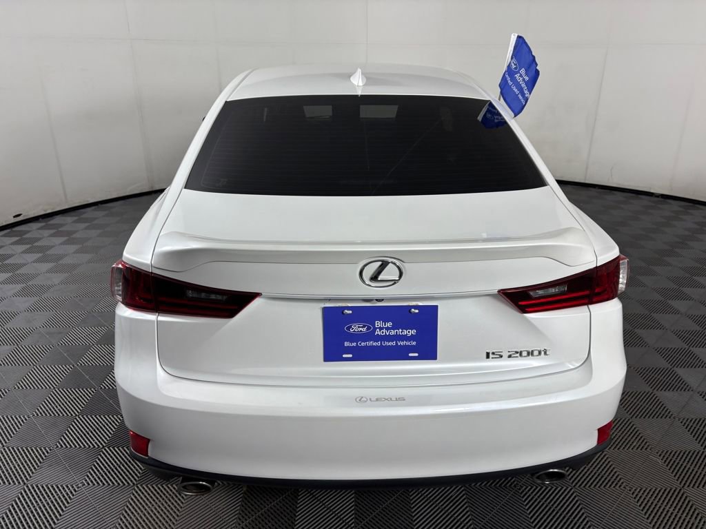 Used 2016 Lexus IS 200t image 4