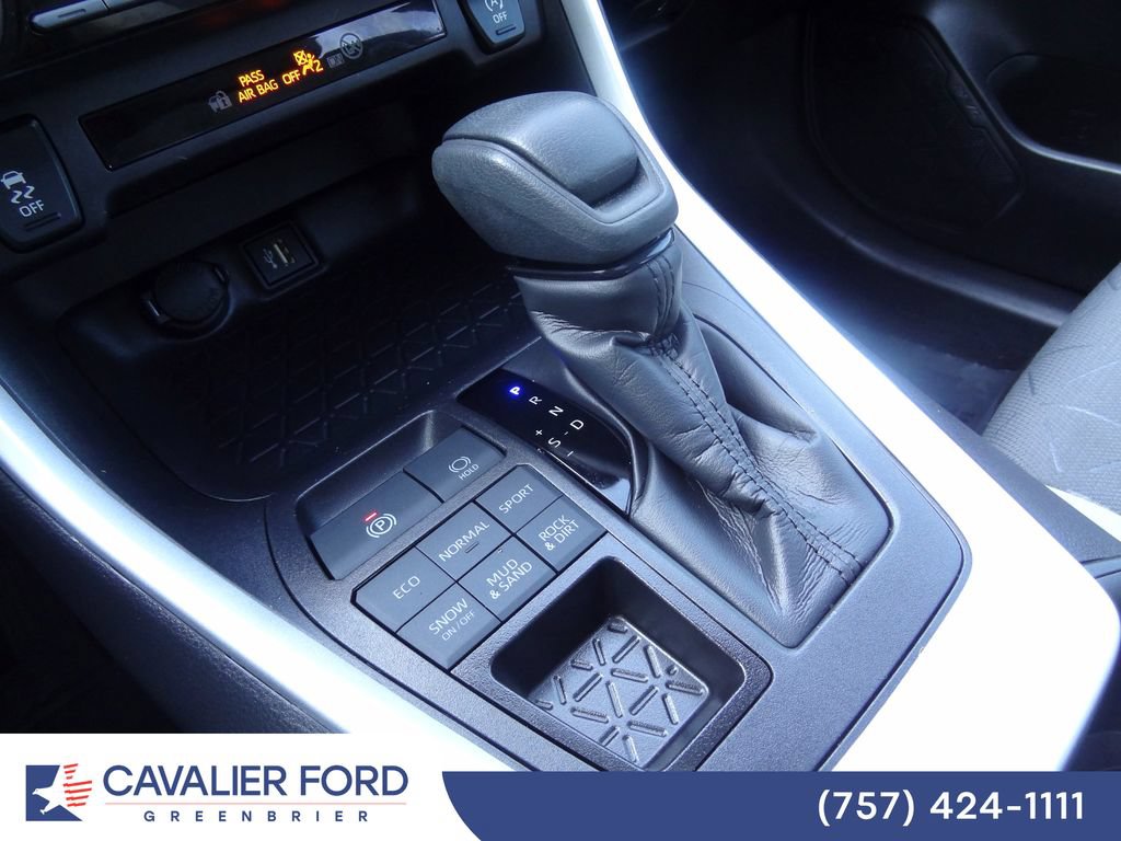 Used 2025 Toyota RAV4 XLE w/ Convenience Package AWD/4WD image 27