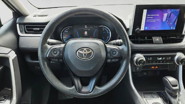 Used 2025 Toyota RAV4 XLE AWD/4WD image 25