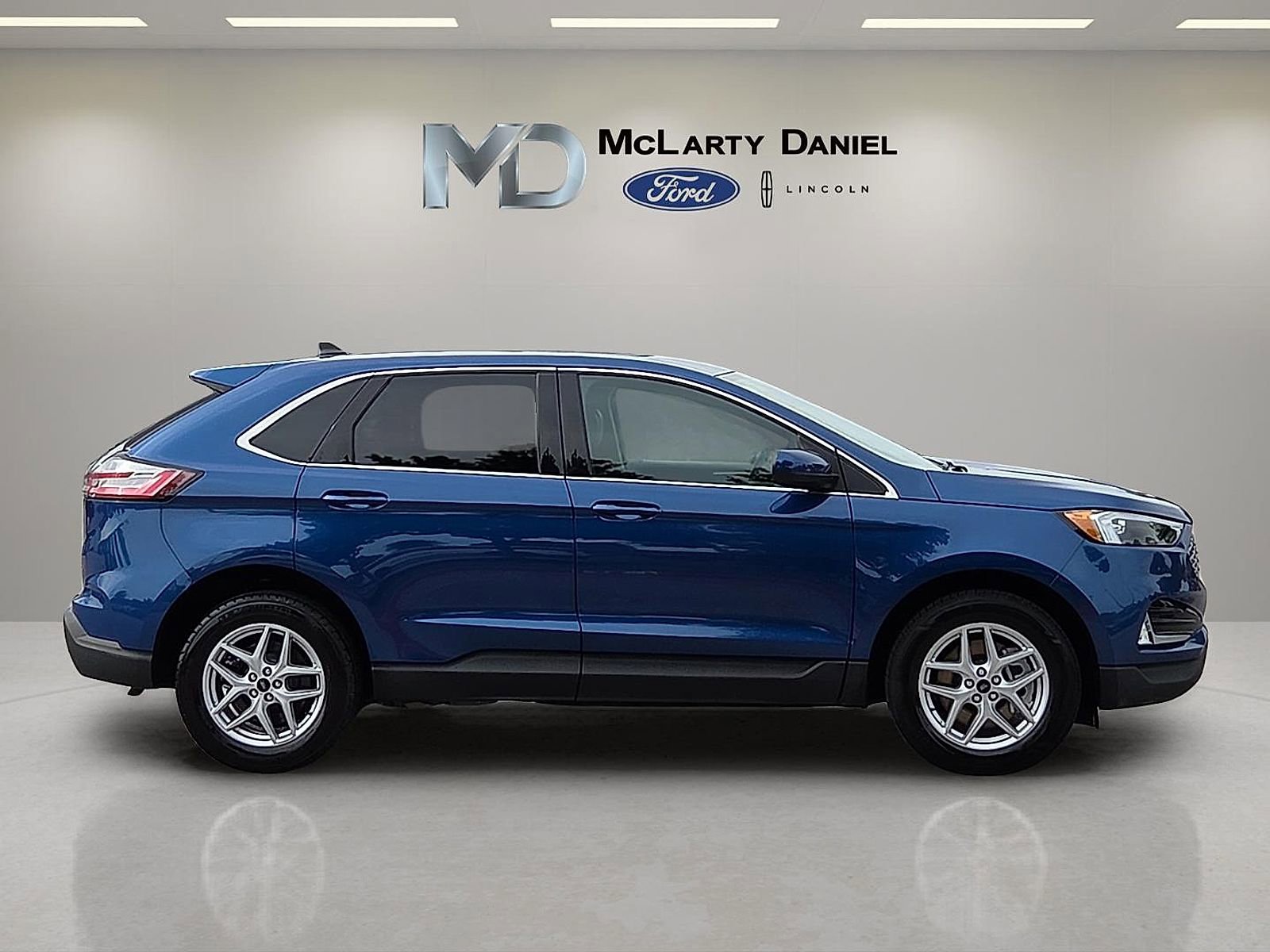 Certified 2023 Ford Edge SEL w/ Convenience Package AWD/4WD image 6