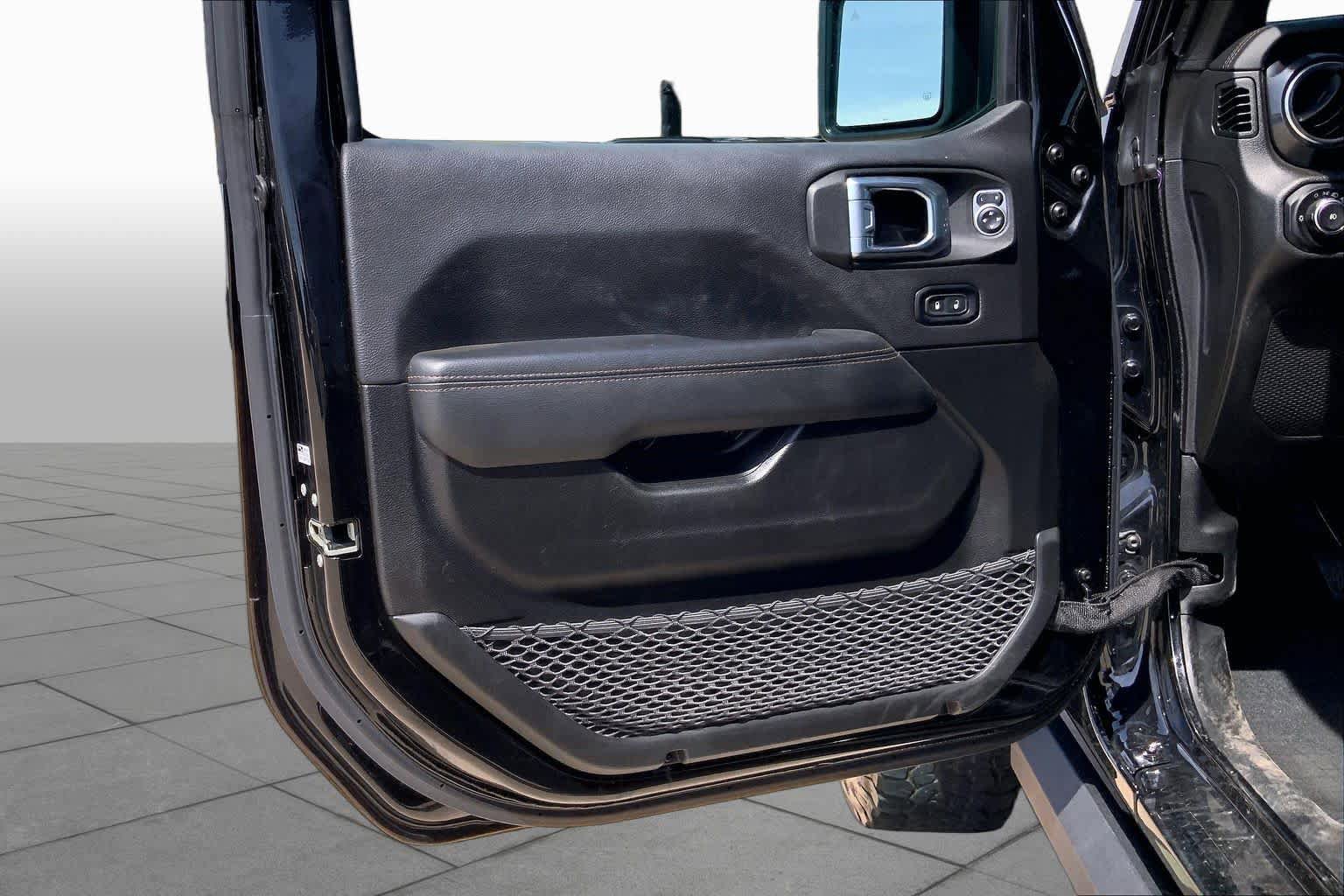 Used 2023 Jeep Wrangler Unlimited Rubicon 392 w/ Trailer Tow Package AWD/4WD image 31