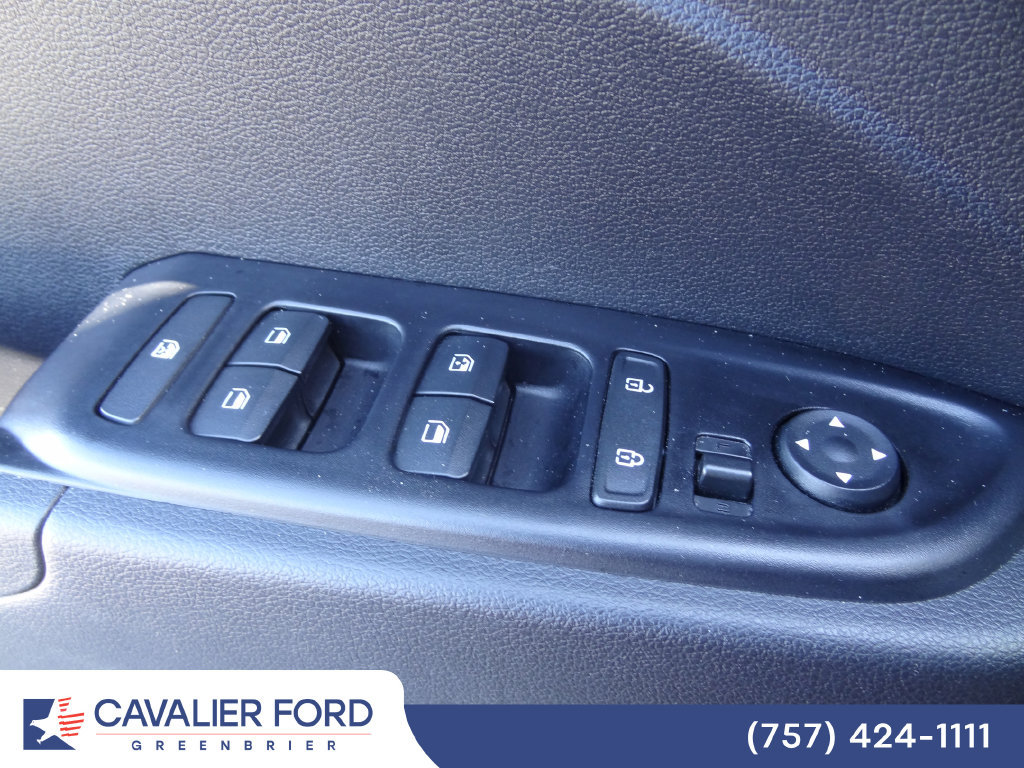Used 2022 Hyundai Venue SEL FWD image 15