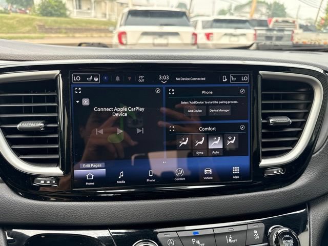 Used 2025 Chrysler Pacifica Select FWD image 21