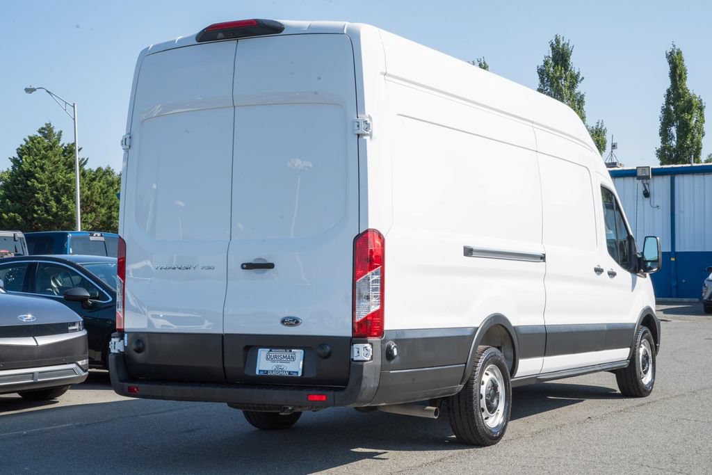Certified 2025 Ford Transit 250 148 High Roof Extended RWD image 4