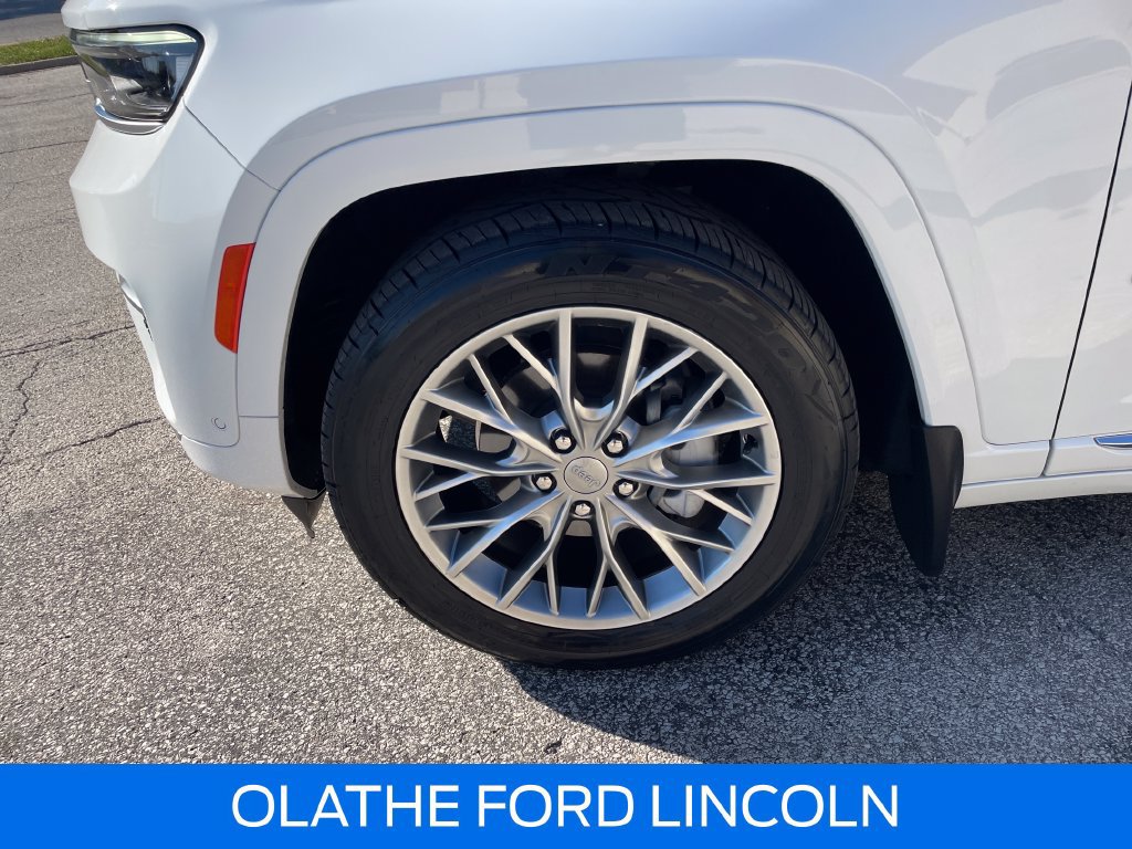 Used 2022 Jeep Grand Cherokee Summit w/ MOPAR Finishing Package AWD/4WD image 13