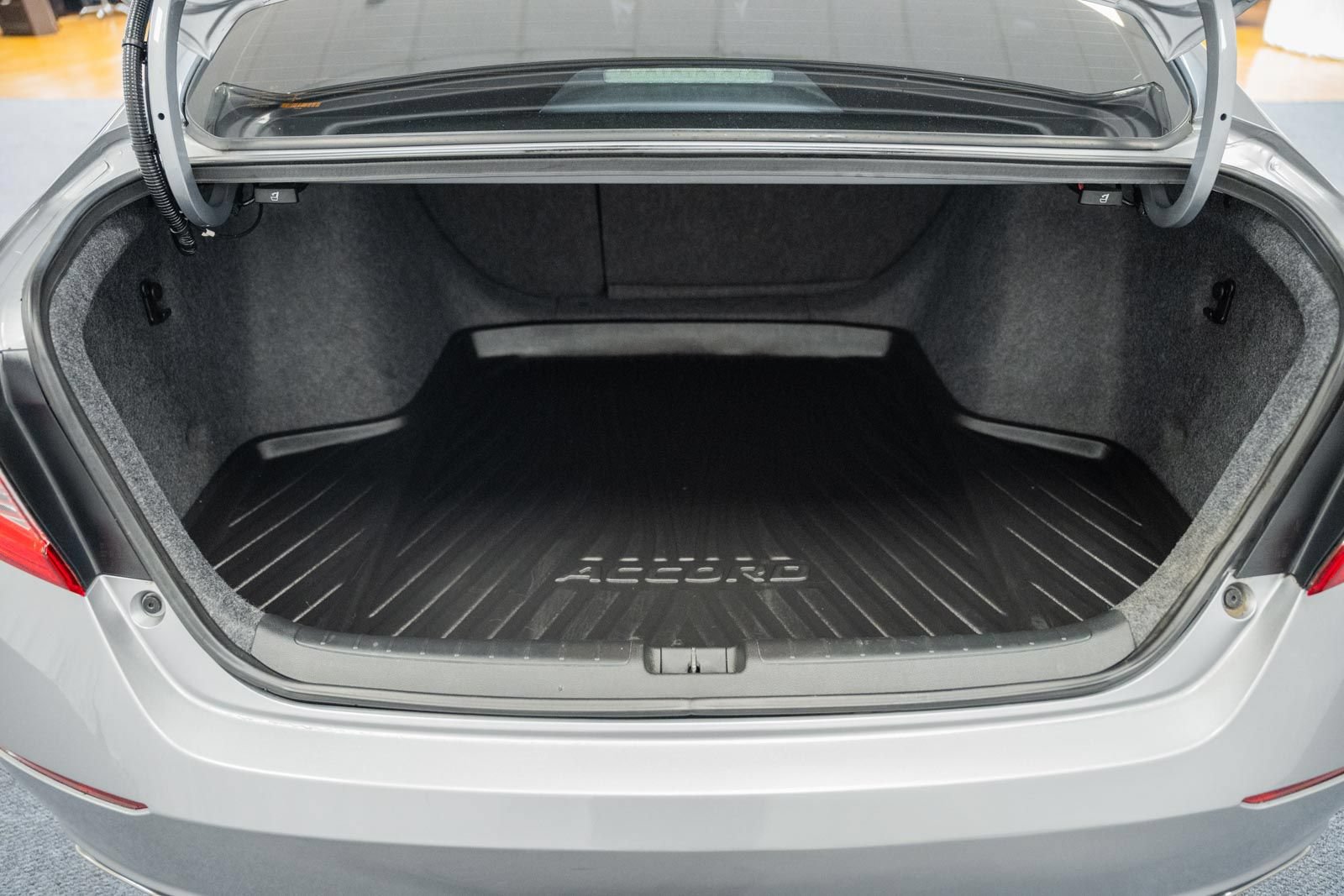 Used 2020 Honda Accord Sport image 10