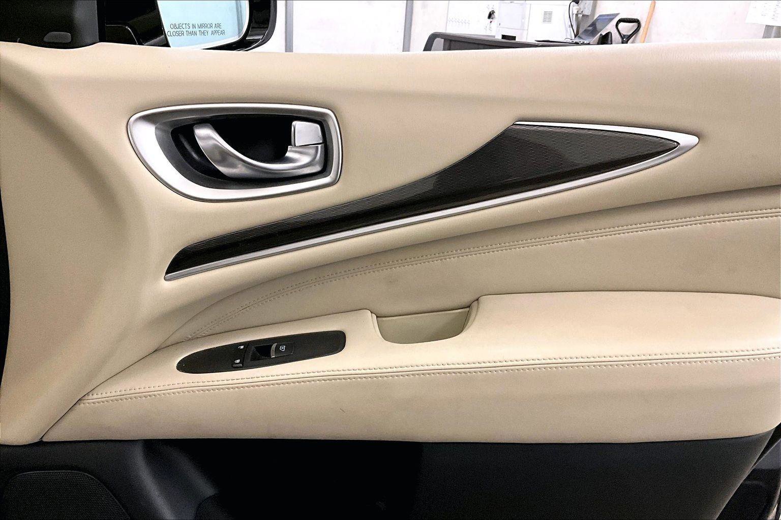 Used 2019 INFINITI QX60 Luxe w/ Essential Package image 23