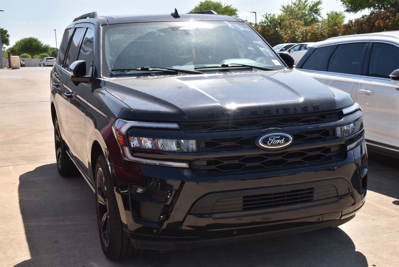 Certified 2023 Ford Expedition Limited image 4
