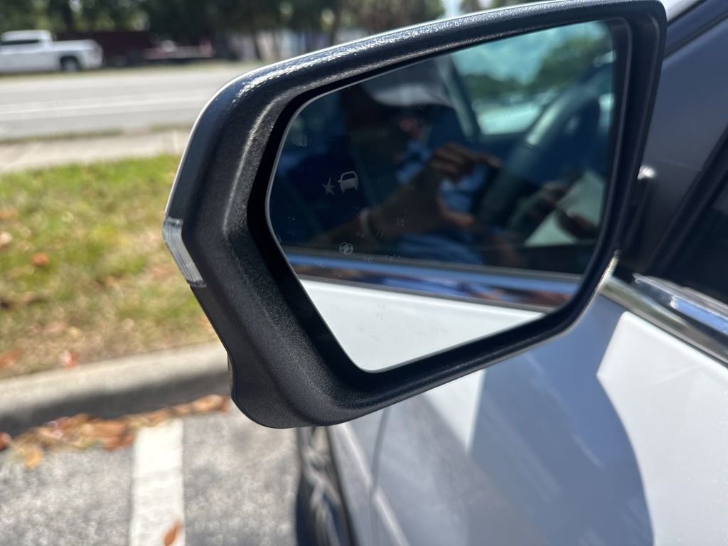 Used 2024 Chevrolet Equinox Premier FWD image 12