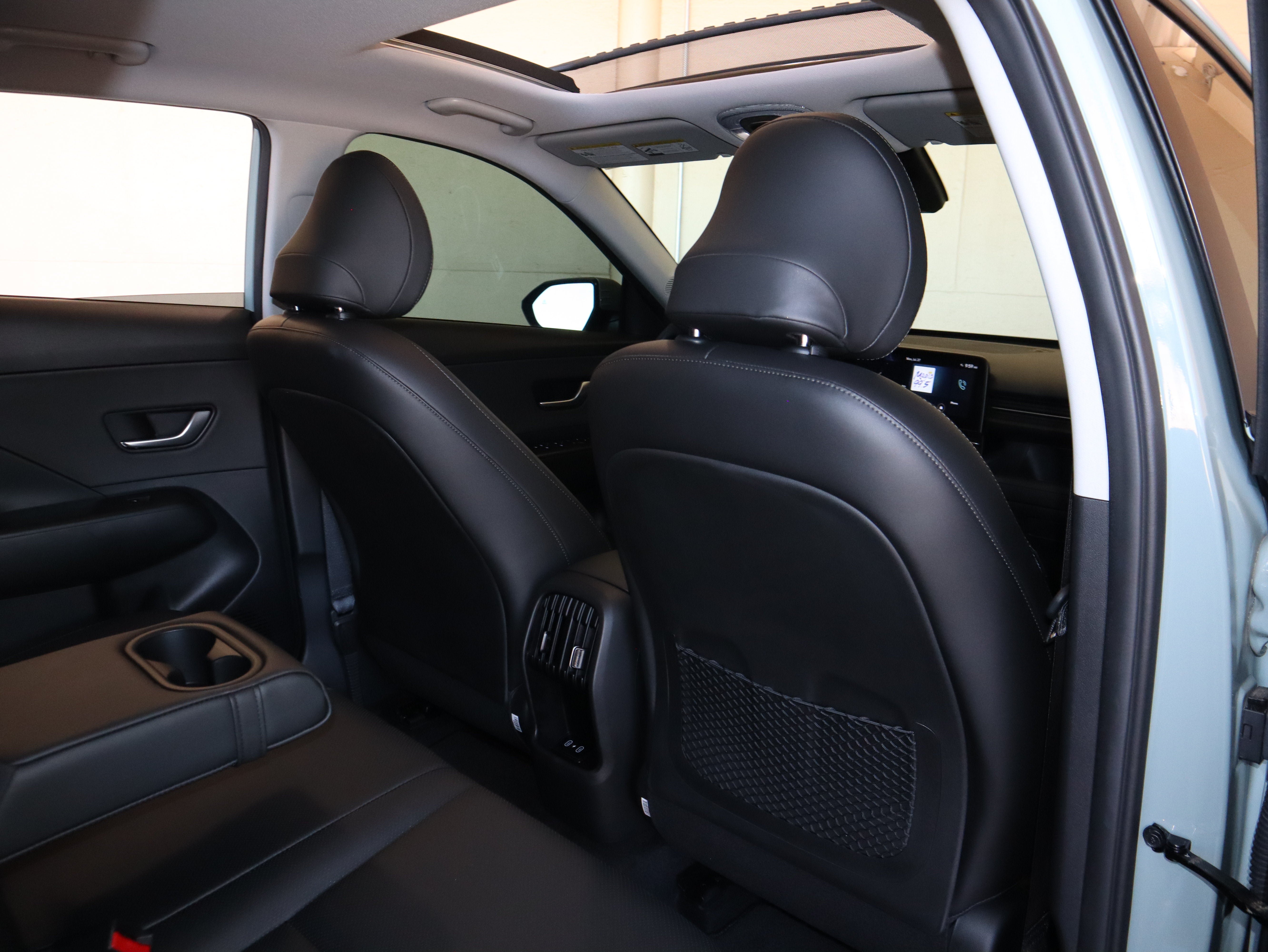 Used 2024 Hyundai Kona Limited AWD/4WD image 44