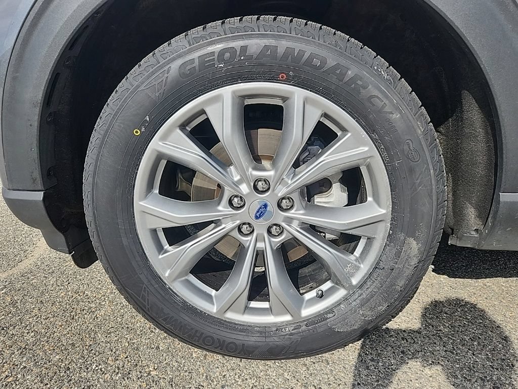 Certified 2023 Ford Explorer XLT w/ Equipment Group 202A AWD/4WD image 22