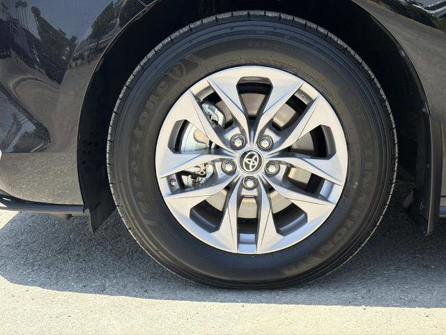Used 2024 Toyota Sienna XLE w/ XLE Plus Package FWD image 29