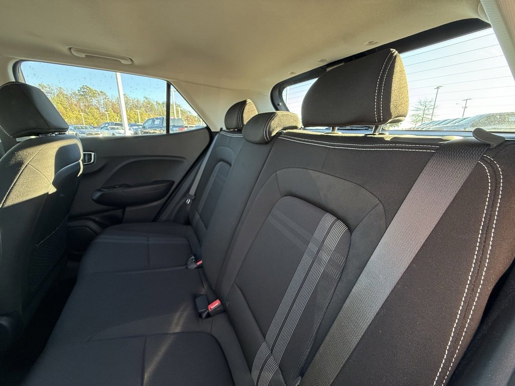 Used 2025 Hyundai Venue SEL image 27