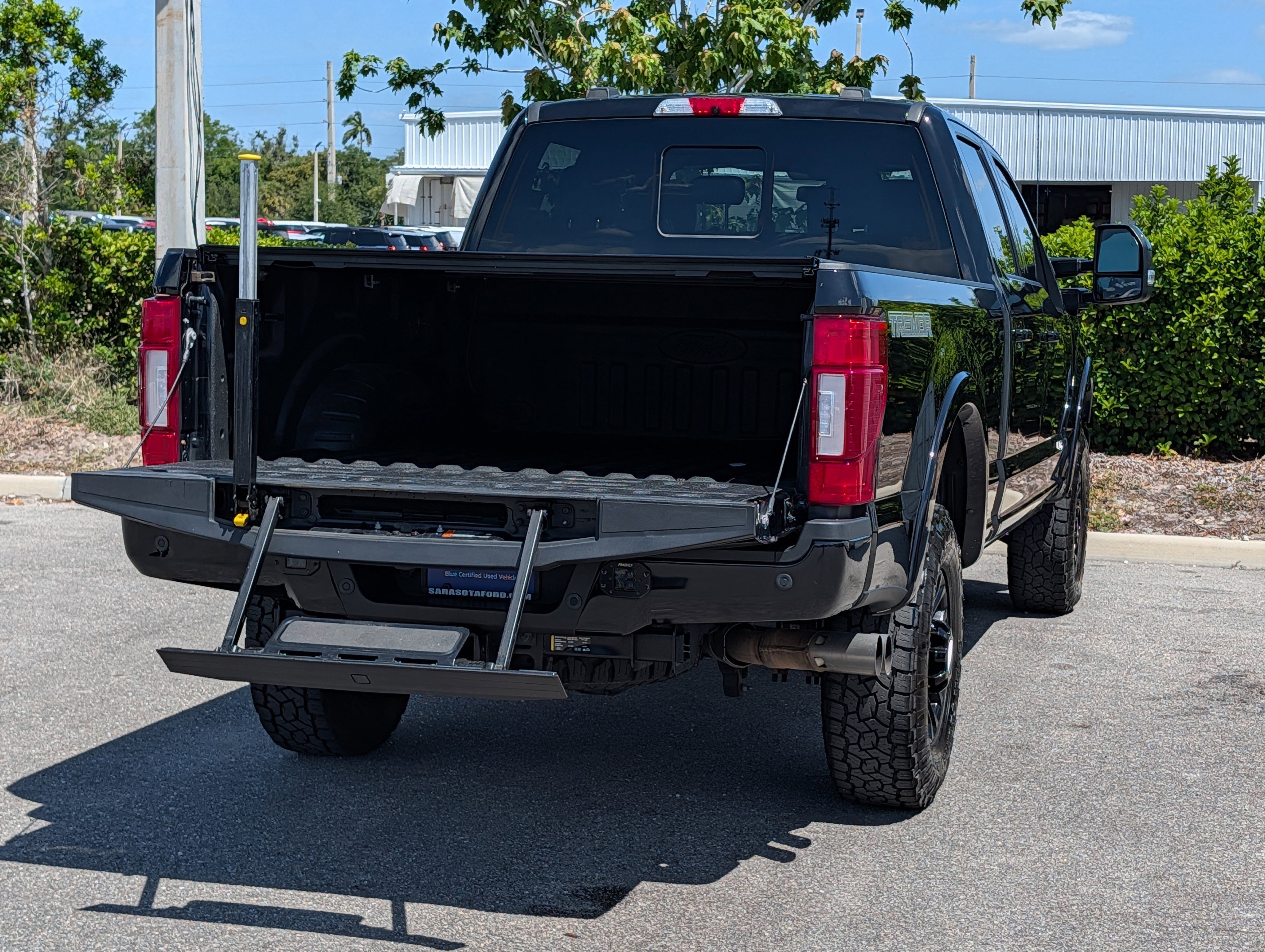 Certified 2022 Ford F250 Lariat w/ Tremor Off-Road Package image 13