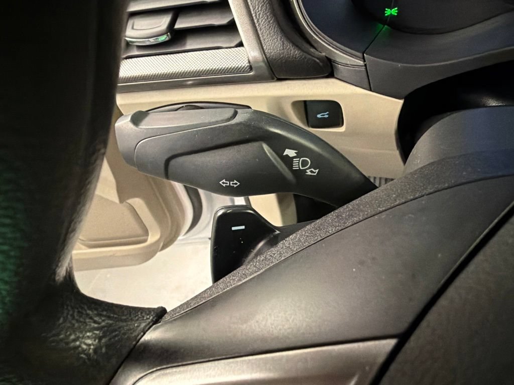 Certified 2018 Ford Fusion SE w/ Fusion SE Technology Package FWD image 19