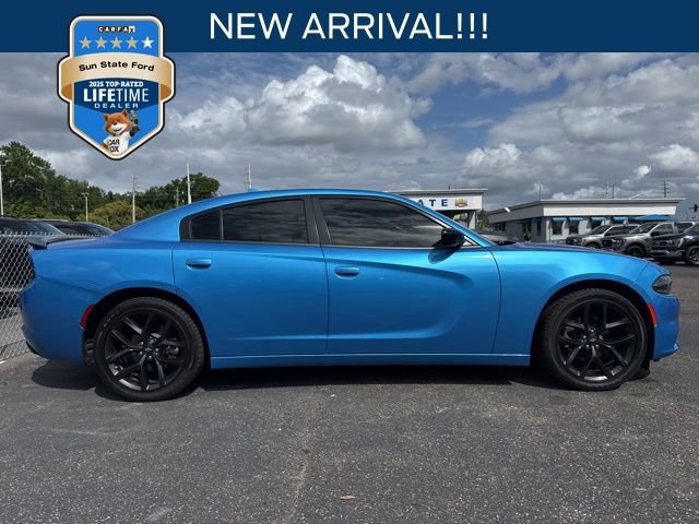 Used 2023 Dodge Charger SXT image 2