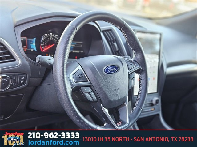 Certified 2022 Ford Edge ST image 19